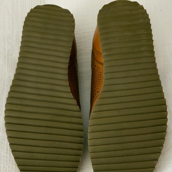 Men's Marc  Anthony Camel Shoe 10.5 - Picture 4 of 5